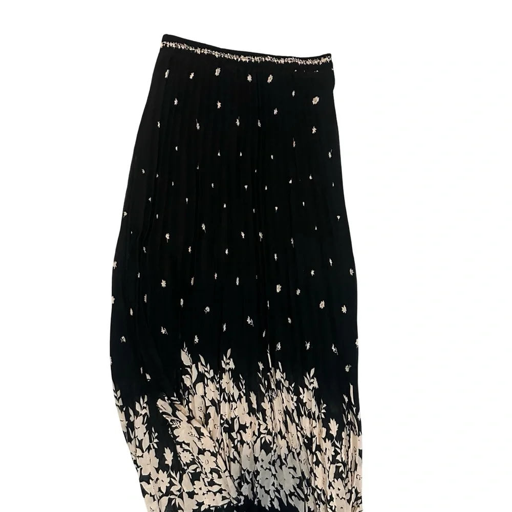 Boho High‎ Waist Pleated Long Skirt Black & Cream Floral Size Large